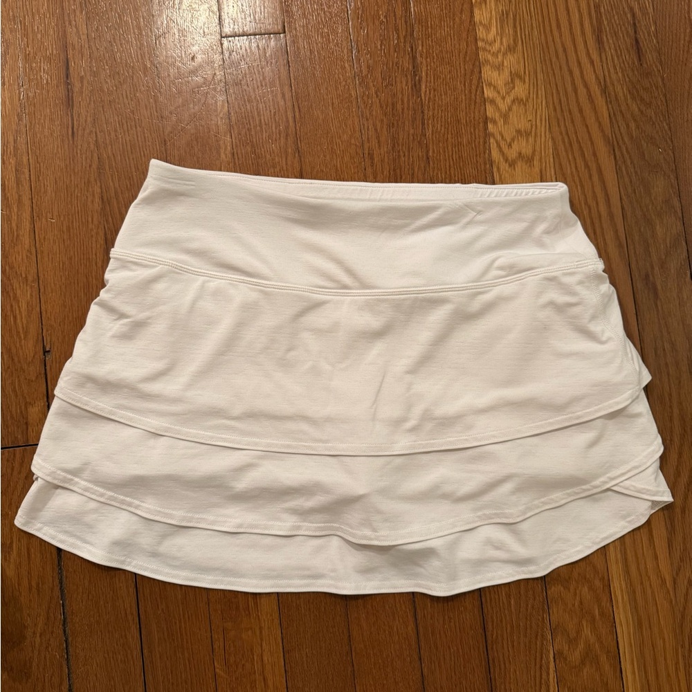 Athleta white tennis skirk.